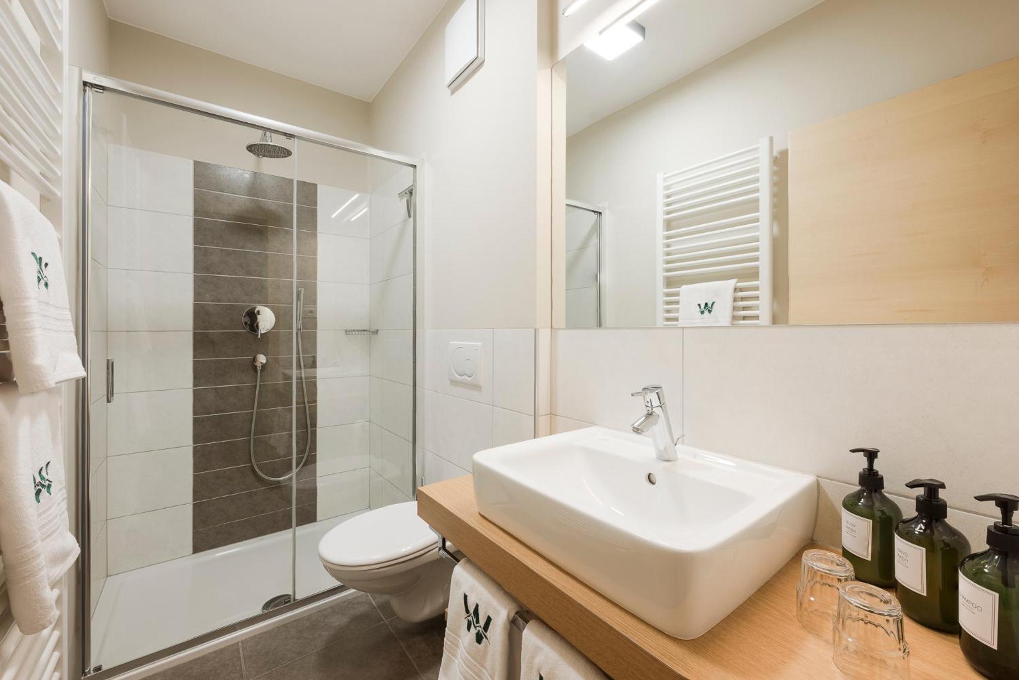 Boutique Hotel Wiesenhof - Adults Only ลานา ภายนอก รูปภาพ